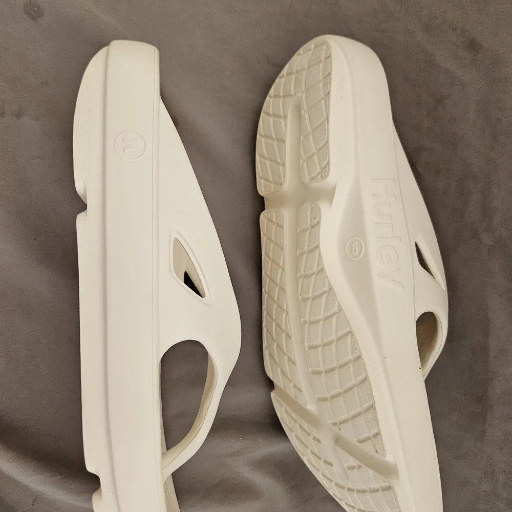White Rubber Flip Flop Sandals By Hurley